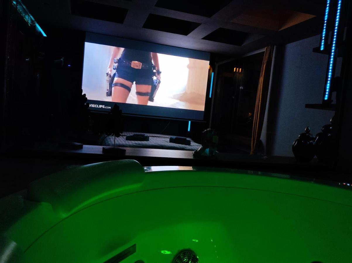 Pentlux - Spa Penthouse In The Heart Of Skopje Exteriör bild